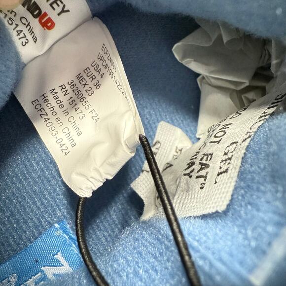 Ground Up Disney Frozen Olaf Snowman 3D Slip-On Plush Slippers Size 3 White New - Picture 7 of 12